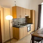 Апартаменты Fox House *